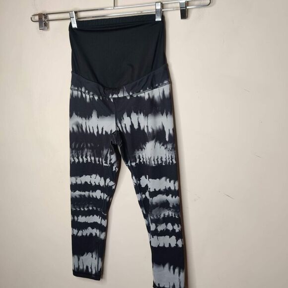 Lucy Activewear Maternity Leggings Capri Tie Dye - Picture 4 of 9